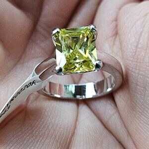 Fashion Ring Yellow Crystal Centered Silver Tone Fashion Jewelry Ring Size 7 New